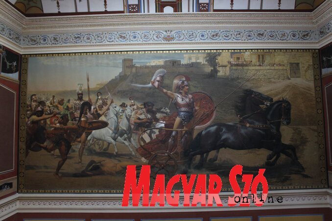 Franz von Matsch bécsi festő hatalmas freskója, Achilles diadala óriási méreteivel uralja a pazar lépcsőházat (Diósi Árpád felvétele) Franz von Matsch bécsi festő hatalmas freskója, Achilles diadala óriási méreteivel uralja a pazar lépcsőházat (Diósi Árpád felvétele)