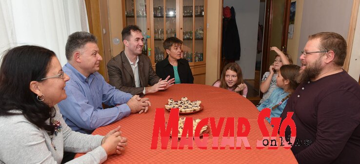 A Hanák családnál (Ótos András felvétele)