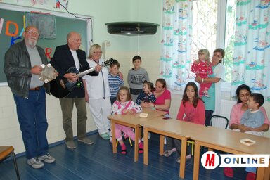 Örültek a gyerekek a Zenegér fellépésének (Homolya Horváth Ágnes felvétele)