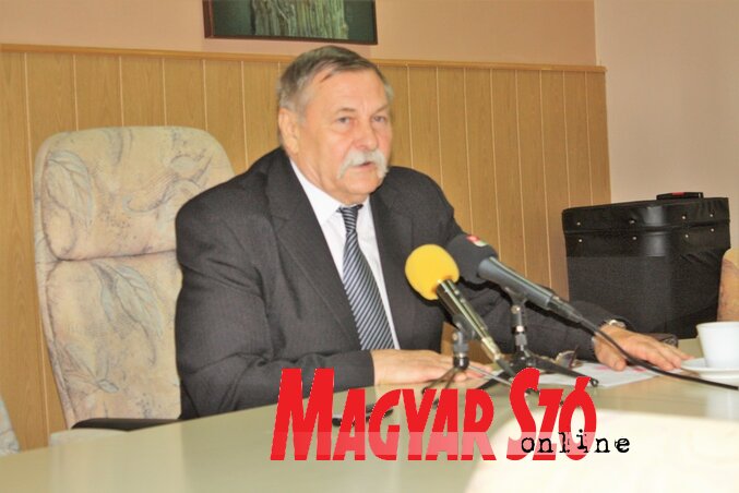 Kislinder Gábor polgármester a tegnapi sajtótájékoztatón (Kazinczy Paszterkó Diana felvétele)