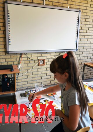 Interaktív tábla, laptop és projektor van minden tanteremben (Fotó: Dávid Csilla) Interaktív tábla, laptop és projektor van minden tanteremben (Fotó: Dávid Csilla)