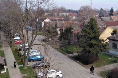 A község területén lévő családi házakban a saját szükségletű elektromos energia előállítására szolgáló napelemek beépítésére lehet pályázni