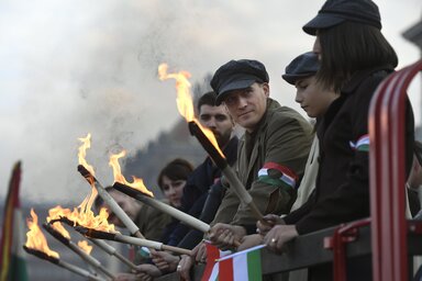 Ünnepi fáklyás felvonulás tegnap Budapesten