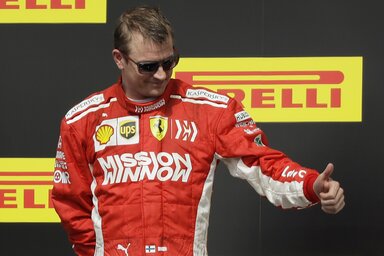 A ritka pillanatok egyike, amikor a Jégembernek is becézett Kimi Räikkönen mosolyog (Fotó: Beta/AP)