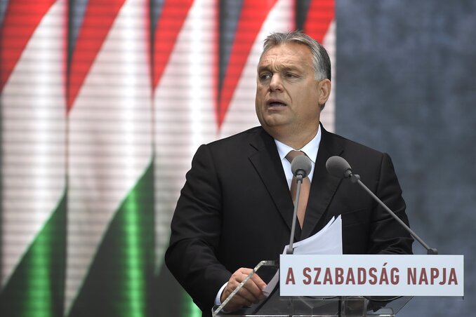 Orbán Viktor a Terror Háza Múzeum előtt (Fotó: MTI)