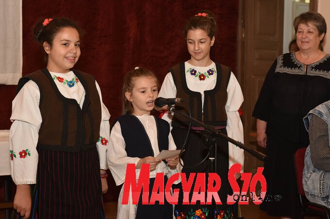 A Mladost Művelődési Egyesület legfiatalabbjai (Fotó: Ótos András) A Mladost Művelődési Egyesület legfiatalabbjai (Fotó: Ótos András)