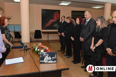 A gyászszertartást Harmath Károly ferences atya vezette, búcsúbeszédet Varjú Márta, Buda Hajnalka, Sebestyén Imre és Léphaft Pál mondtak (Ótos András felvétele)