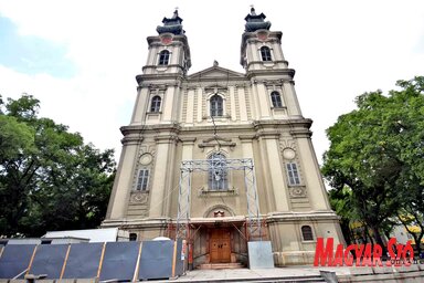 A legújabb beavatkozásnak köszönhetően abbamaradt a székesegyház mozgása (Gergely Árpád felvétele)