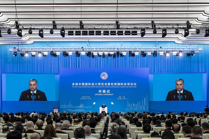 Orbán Viktor kormányfő beszédet mond Sanghajban, az első Kínai Nemzetközi Import Expón (CIIE) (Fotó: MTI/Miniszterelnöki Sajtóiroda/Szecsődi Balázs)