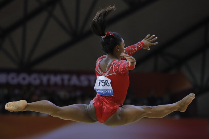 Simone Biles repül az arany felé (Fotó: Beta/AP)