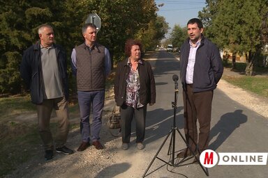 Zoran Dragin, Búcsú Attila, Varga Elfride és Bilicki Zoltán az útátadón (Csincsik Zsolt felvétele)