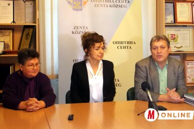 Rác Magdolna, Urbán Zsuzsanna és Perpauer Attila az átadáson (Gruik Zsuzsa felvétele)