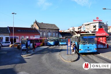 A Šafáryk utcai autóbusz-végállomás helyén többszintes parkoló épül (Dávid Csilla felvétele)