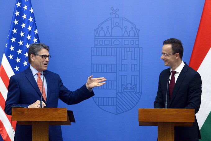 Rick Perry és Szijjártó Péter (fotó: MTI)