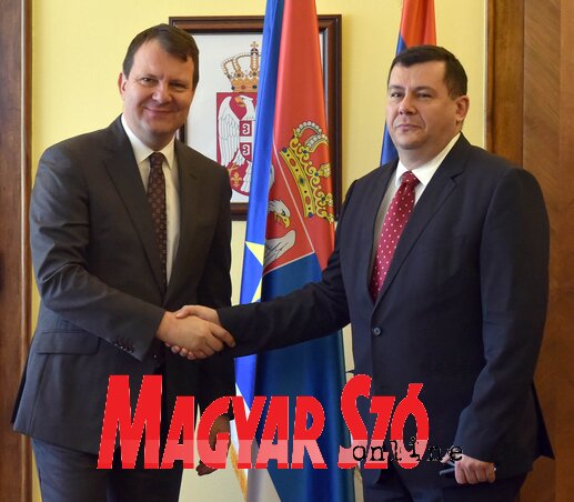 Igor Mirović és Pintér Attila (Fotó: Ótos András) Igor Mirović és Pintér Attila (Fotó: Ótos András)