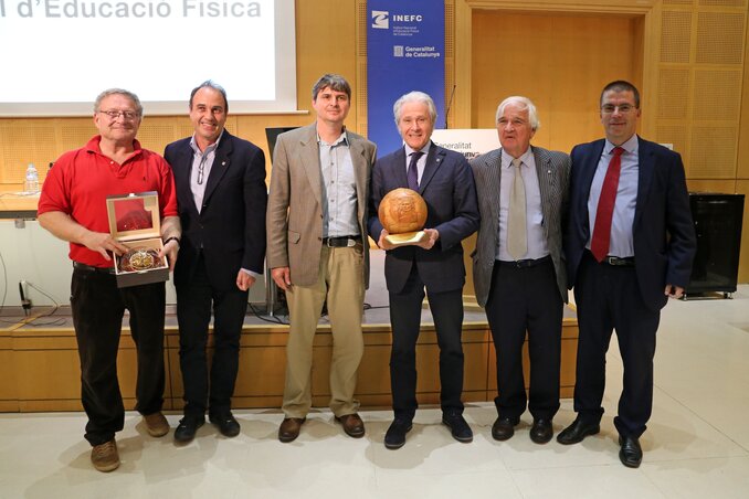 Az legendák fiai is ott voltak a barcelonai konzulátuson (Fotó: MTI)