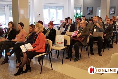 Ökrész Rozália köszöntötte az egybegyűlteket (Fehér Ildikó felvétele)