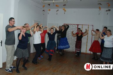 Moldvai táncokkal ismerkednek a résztvevők (Homolya Horváth Ágnes felvétele)