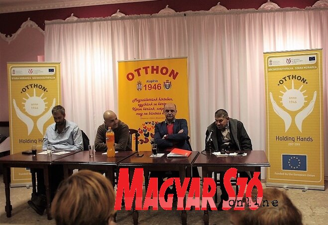 Otthon Értelmi Fogyatékosokat Gondozó Intézet (Kazinczy Paszterkó Diana felvétele) Otthon Értelmi Fogyatékosokat Gondozó Intézet (Kazinczy Paszterkó Diana felvétele)