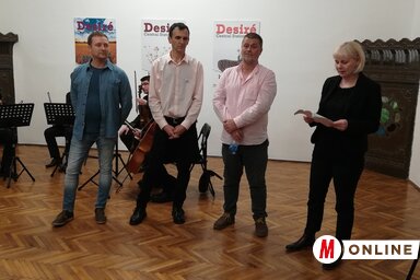 Molnár Edvárd, Francia Gyula, Urbán András és Lovas Ildikó a kiállításmegnyitón (Lukács Melinda felvétele)