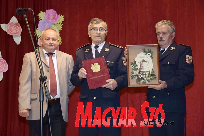 Az Oromért elismerést a tűzoltók érdemelték ki (Fotó: Puskás Károly)