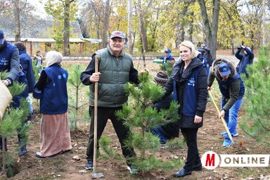 Nagy-Kosanović Antónia, ifjúsággal és sporttal megbízott városi tanácsnok is csatlakozott a közösségépítő akcióhoz (Fotó: Fekete J. József)