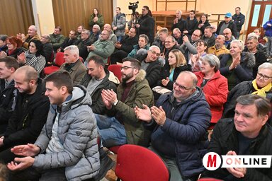 Nagy érdeklődés övezte szerkesztőségünk élőújságát (Ótos András felvétele)