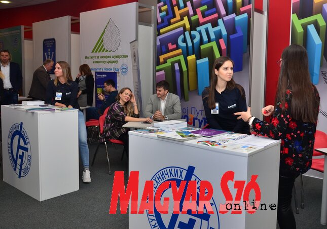 A vásáron egyetemi karok, kutatóközpontok és laboratóriumok, valamint vállalatok közreműködése valósul meg (Fotó: Dávid Csilla)