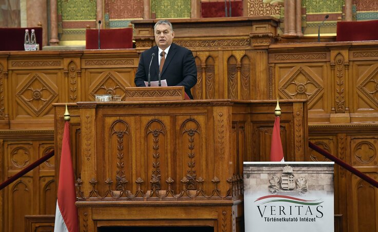 Orbán Viktor magyar miniszterelnök beszédet mond az Antall József néhai miniszterelnök halálának 25. évfordulója alkalmából rendezett Küldetés és szolgálat című emlékkonferencián (Fotó: MTI/Illyés Tibor)