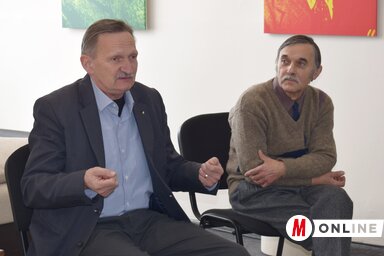 Klemm József és dr. Molnár Csikós László az előadásokat követő kerekasztal-beszélgetésen(Horváth Szabolcs felvétele)