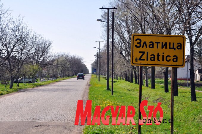 Csöndes, a városhoz viszont közel fekvő település (Fotó: Kecskés István) Csöndes, a városhoz viszont közel fekvő település (Fotó: Kecskés István)