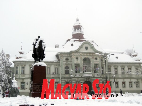 Nyolcvan napirendi pontról döntöttek (Fotó: Kecskés István) Nyolcvan napirendi pontról döntöttek (Fotó: Kecskés István)