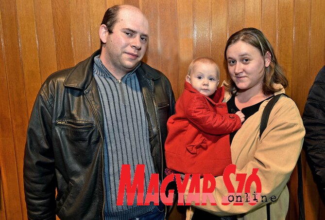 Bagi Natália, Szabolcs és a tíz hónapos Emma (Fotó: Gergely Árpád)