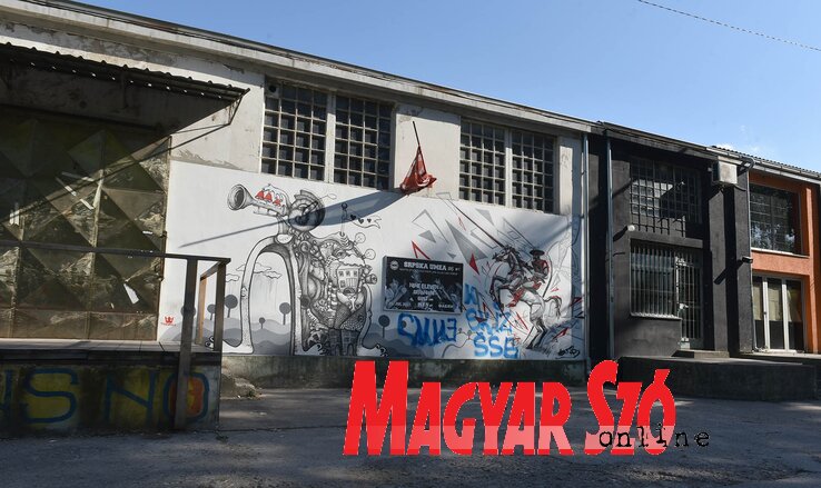 A Kínai negyedben megkezdték a távhővezeték-rendszer kiépítését (Ótos András felvétele)