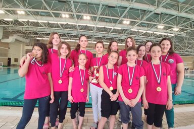 Az óbecsei lányok (Fotó: facebook.com/pvkbecej)