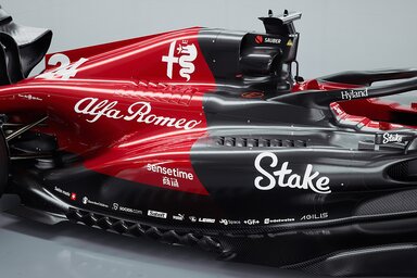 A recés padlólemezen sokan felhúzták a szemöldöküket (Fotó: Alfa Romeo F1 Team)