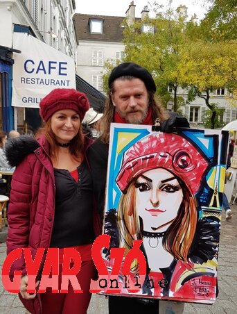 Ugye hasonlít? Maxim, Sandra és a portré (Fehér Ildikó felvétele) Ugye hasonlít? Maxim, Sandra és a portré (Fehér Ildikó felvétele)