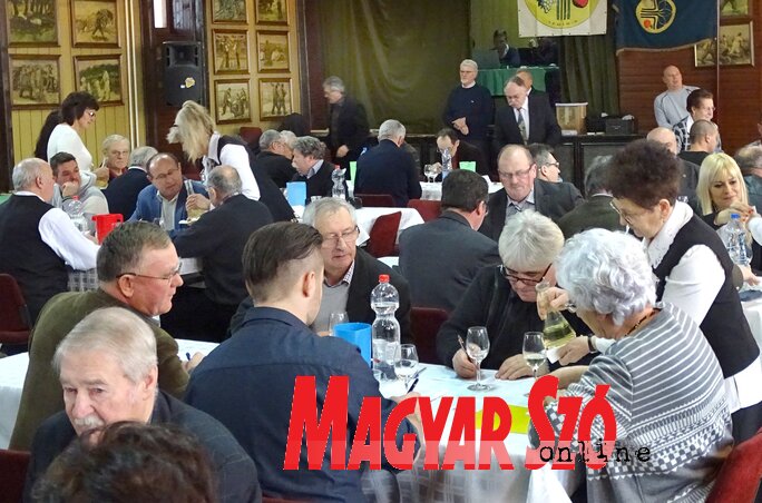 Munkában a borbírák (Góbor Béla felvétele) Munkában a borbírák (Góbor Béla felvétele)