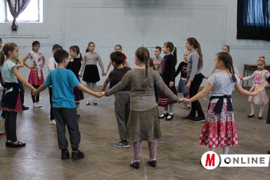 Gazdag táncanyaggal ismerkedtek meg a résztvevők (Szabó Nóra felvétele)