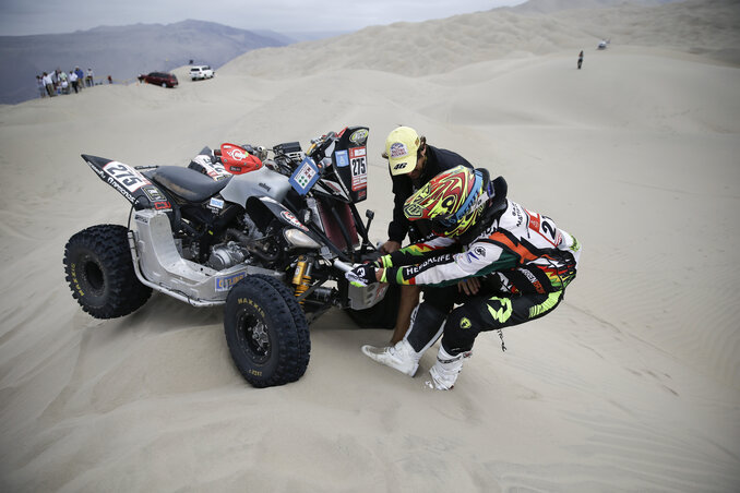 Olykor még a quad is elakad… (Fotó: Beta/AP)