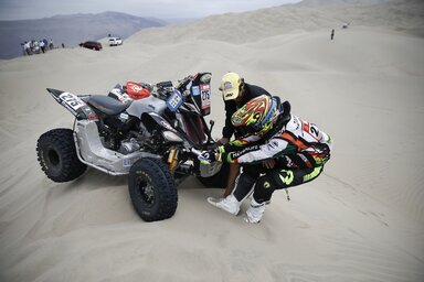 Olykor még a quad is elakad… (Fotó: Beta/AP)