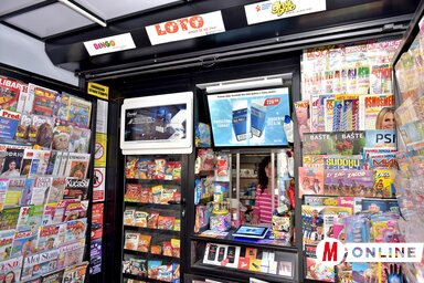 Az üzletnek sok állandó kuncsaftja van, akik egyetlen húzást sem mulasztanak el (Fotó: Gergely Árpád)