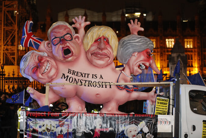 A londoni parlament előtti „karneváli” felvonulások egyike (fotó: AP/Beta)