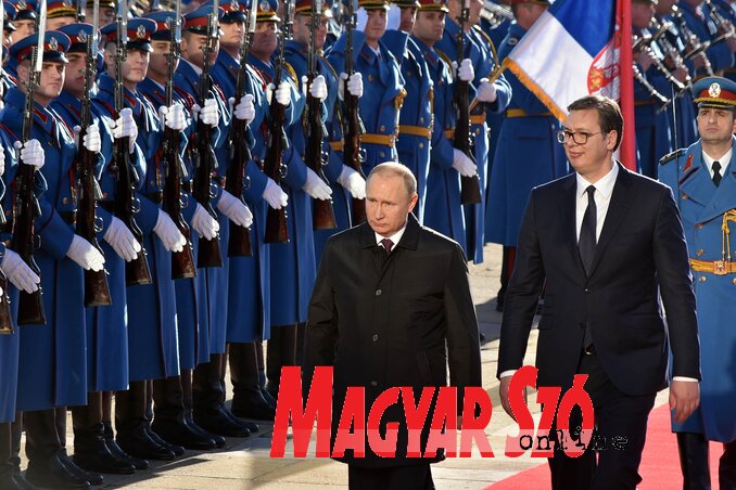 A szerb államfő vörös szőnyegen fogadta Vlagyimir Putyint (Ótos András felvétele) A szerb államfő vörös szőnyegen fogadta Vlagyimir Putyint (Ótos András felvétele)