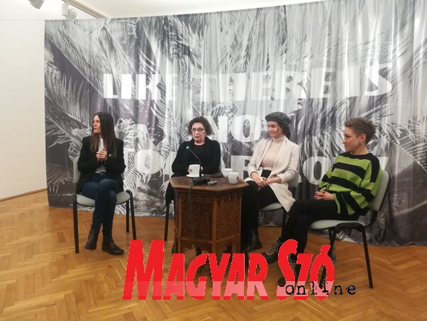 Nela Tonković, Marija Dragojlović, Újházi Adrienn és Gubik Korina a Szabadkai Kortárs Galériában (Fotó: Lukács Melinda) Nela Tonković, Marija Dragojlović, Újházi Adrienn és Gubik Korina a Szabadkai Kortárs Galériában (Fotó: Lukács Melinda)