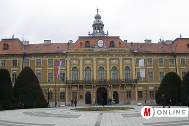 A zombori önkormányzat patinás székhelye (Fekete J. József felvétele)
