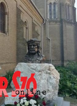 Tavaly augusztusban Szent István-mellszobrot avattak a katolikus templom kertjében (Fotó: Seregély Orsolya) Tavaly augusztusban Szent István-mellszobrot avattak a katolikus templom kertjében (Fotó: Seregély Orsolya)
