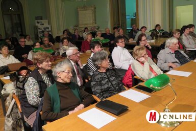 Megtelt a könyvtár olvasóterme (Fotó: Patyi Szilárd)