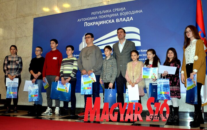 A díjazott diákok egy része (Fotó: Dávid Csilla)