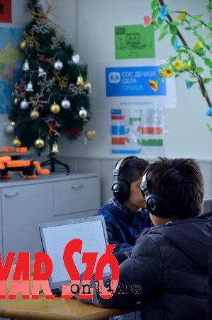 Informatikaterem is működik a központban (Dávid Csilla felvétele) Informatikaterem is működik a központban (Dávid Csilla felvétele)